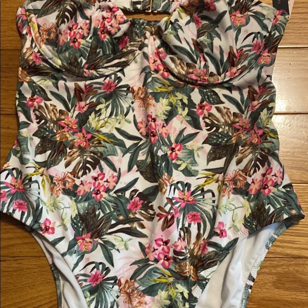 Victoria secret swimsuit one piece nwt